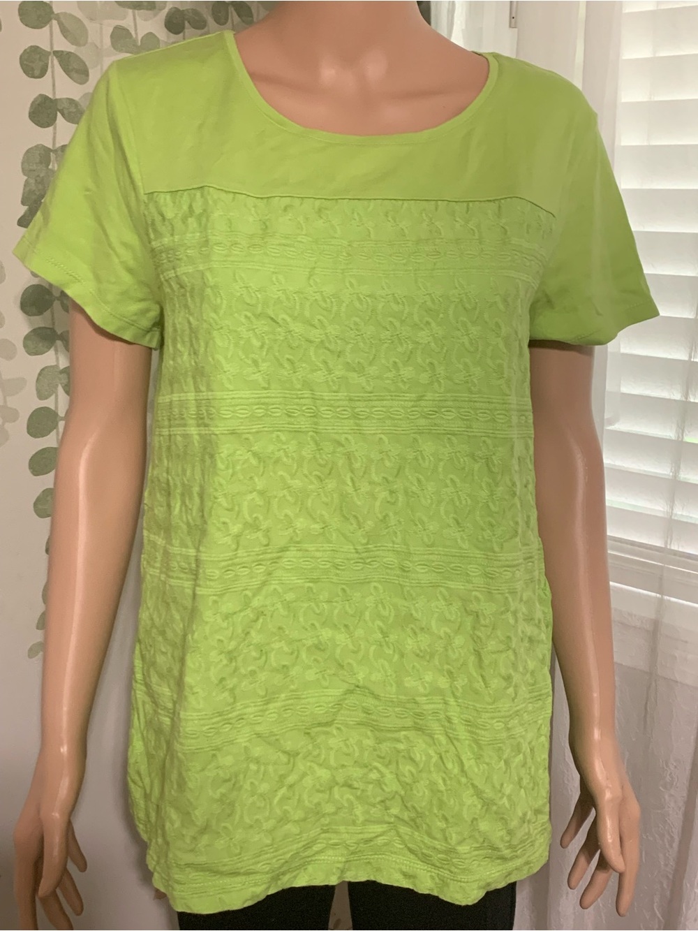 💎 Sz XL Croft & Barrow Lime Green Embroidery Textured Short-Sleeve Top